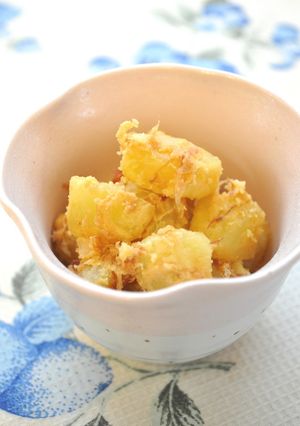 チーズおかか醤油の♪コロコロポテト-レシピのメイン写真
