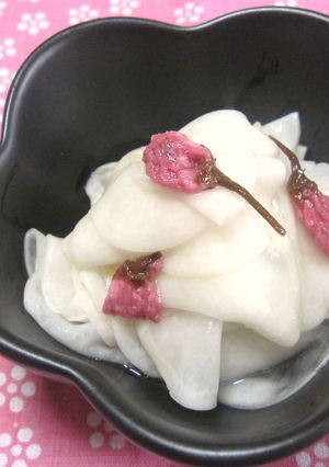 お花見弁当✿簡単！桜とカブの甘酢漬け✿-レシピのメイン写真