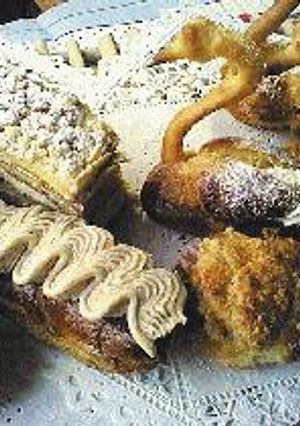 フロッケンザーネトルテ風★マロンエクレア★スワン★を同時に作ったら♪-レシピのメイン写真