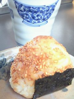 簡単!手間いらず!味噌ゴマおにぎり-レシピのメイン写真