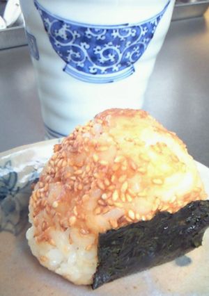 簡単！手間いらず！味噌ゴマおにぎり-レシピのメイン写真