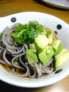 納豆アボカド蕎麦-レシピのメイン写真