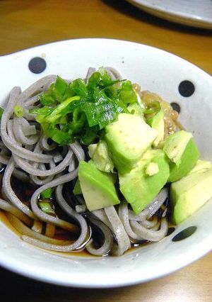 納豆アボカド蕎麦-レシピのメイン写真