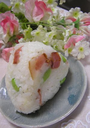 夏だ☆枝豆＆ベーコン＆チーズのおにぎり♪-レシピのメイン写真