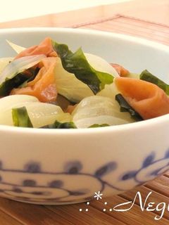 ∮ 玉ねぎとワカメのさっぱり✰彡梅煮 ∮-レシピのメイン写真