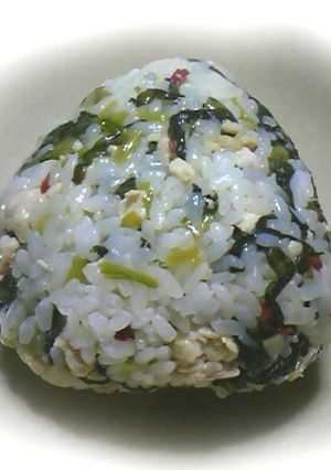 小松菜と鶏ひき肉のおにぎり♪タイ風-レシピのメイン写真