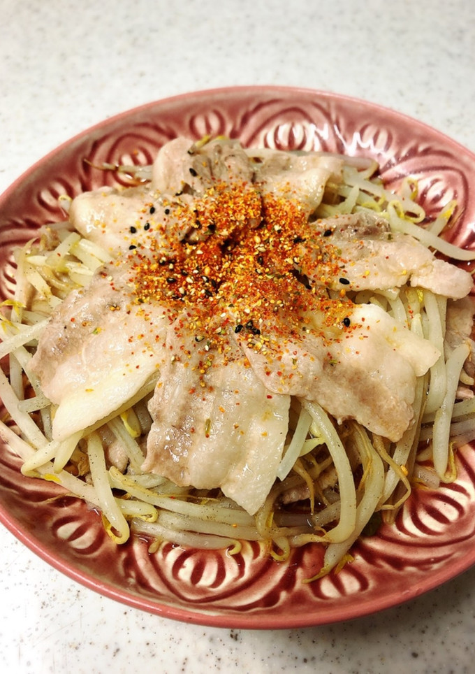 超簡単♪薄切り肉ともやしのレンジ蒸し-レシピのメイン写真