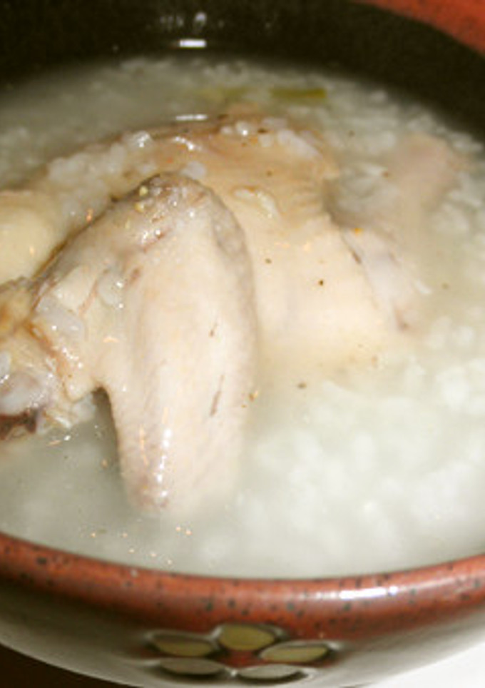 鶏の手羽ともも骨付き肉の参鶏湯風スープ粥-レシピのメイン写真