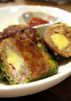 チーズ入りピーマンの肉詰め❤ソース2種-レシピのメイン写真