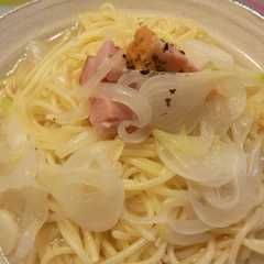 รูปของ 新玉ねぎとベーコンのスープスパゲッティー
