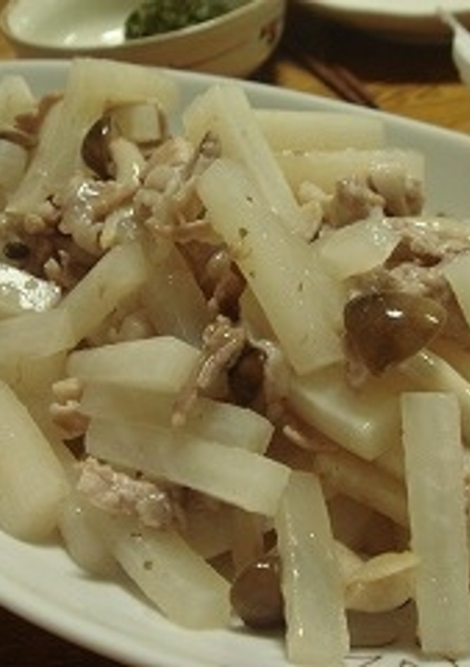 大根と豚肉の、梅ドレ炒め-レシピのメイン写真