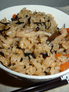 めんつゆで炊き込みご飯-レシピのメイン写真