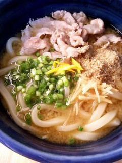 胡麻香るパワフル肉うどん (´∀`)ノ♬-レシピのメイン写真