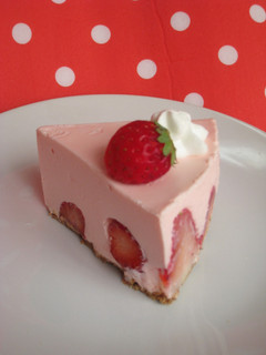 ピンクな♡苺レアチーズケーキ-レシピのメイン写真