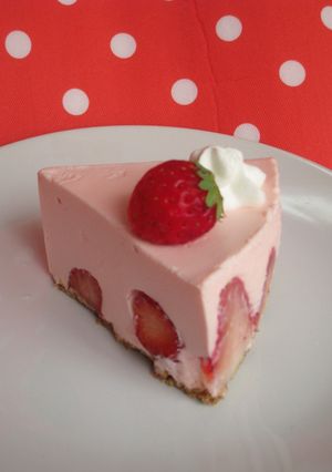 ピンクな♡苺レアチーズケーキ-レシピのメイン写真
