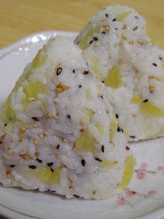 ごまとたくあんのおにぎり-レシピのメイン写真