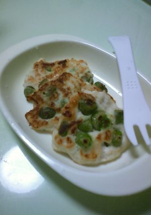 塩えんどう入り☆鶏豆腐ハンバーグ-レシピのメイン写真