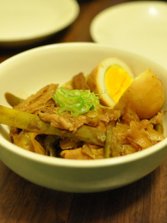 ストウブ鍋で作る豚肉と春キャベツの土手煮-レシピのメイン写真