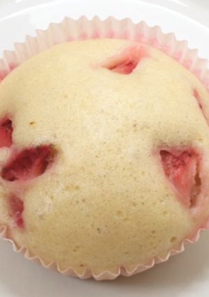 練乳イチゴのふわふわ蒸しケーキ-レシピのメイン写真