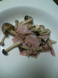 お弁当に一品♪ 簡単 ハム&しめじ-レシピのメイン写真