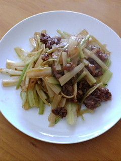 セロリと牛肉の炒め物-レシピのメイン写真