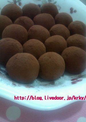 材料これだけ！生チョコ風ココアボール-レシピのメイン写真