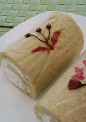 しっとり桜風味のロールケーキ-レシピのメイン写真