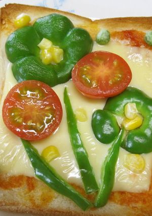 お花が咲いた✿ピザ風トースト-レシピのメイン写真