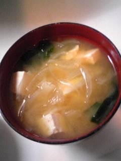 甘くてものすごくおいしい☆玉ねぎの味噌汁-レシピのメイン写真