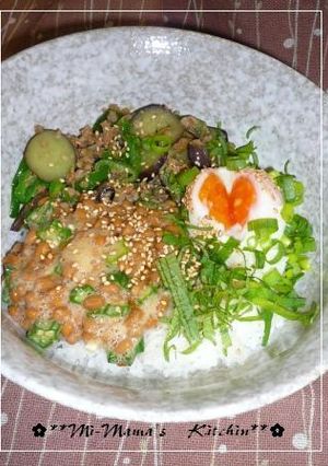 納豆オクラと温泉卵でネバネバヘルシー丼♪-レシピのメイン写真