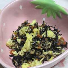 รูปของ はまる☆ひじきの煮物に炒り卵♪