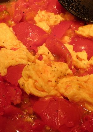 包丁いらずで甘い味！トマトと卵の炒め物-レシピのメイン写真