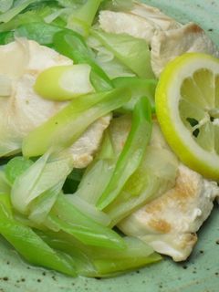 鳥むね肉とねぎの煮物(レモン風味)-レシピのメイン写真