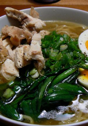 チキンの丸焼きの残りで作る塩ラーメン！-レシピのメイン写真