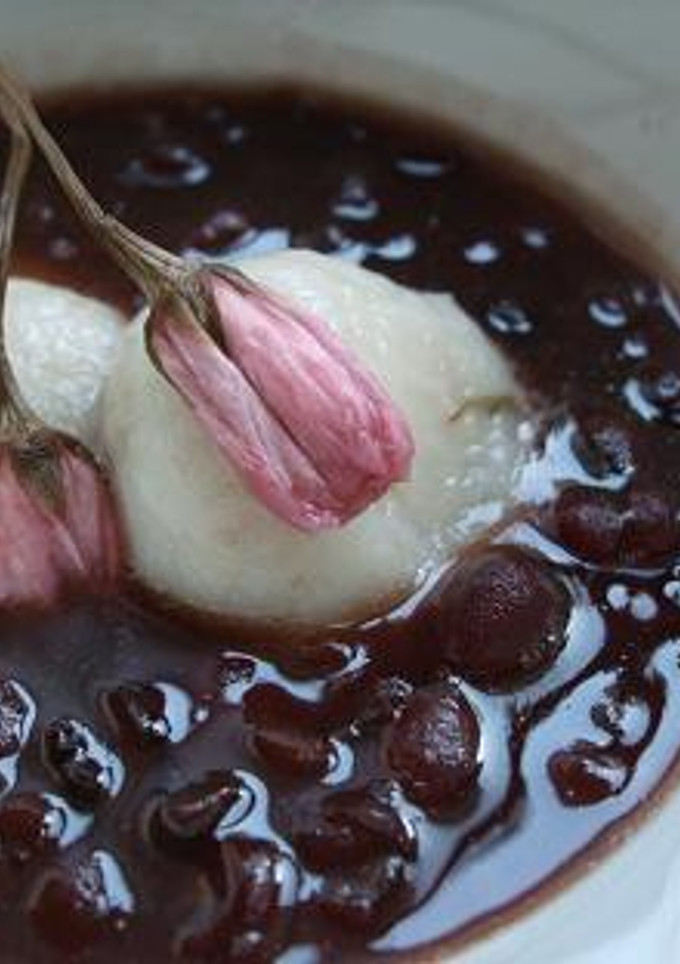 甘酒と桜の塩漬け入り、白玉ぜんざい-レシピのメイン写真