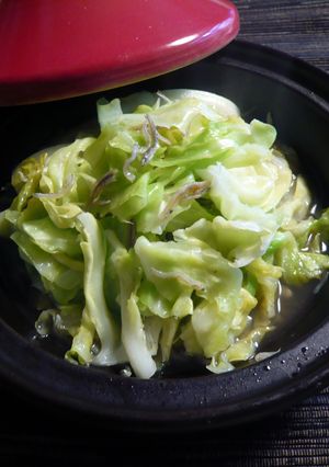 タジン鍋でシンプルきゃべつ蒸し-レシピのメイン写真