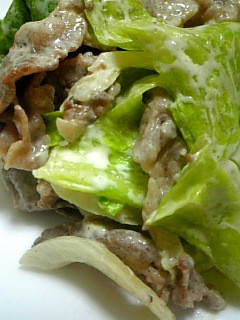 簡単♪牛肉のオニオンレタスサラダ-レシピのメイン写真