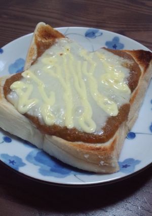 カレーがあまったら･･･トロうまトースト-レシピのメイン写真