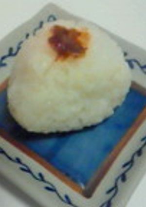 鰹節とチーズで夜食おにぎり-レシピのメイン写真