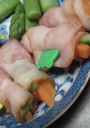 簡単☆ﾍﾞｰｺﾝで野菜巻き-レシピのメイン写真