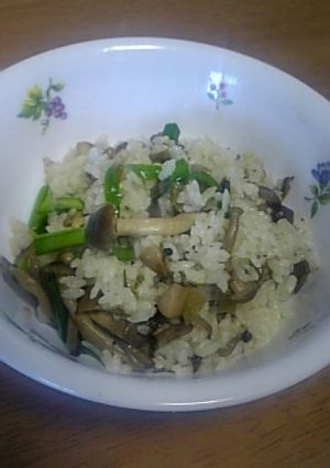 節約ﾆﾗときのこのﾊﾞﾀｰﾁｬｰﾊﾝ♪-レシピのメイン写真