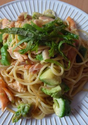 鮭とアボカドの和風パスタ-レシピのメイン写真