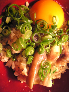 ミミガーの煮物の温泉卵丼-レシピのメイン写真