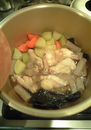 大根と昆布のお煮しめin鶏♡-レシピのメイン写真