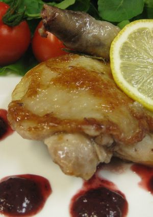 どんぐり料理鶏モモ肉のソテーブドウソース-レシピのメイン写真