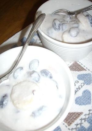 茹で黒豆とバナナのヨーグルト和え-レシピのメイン写真