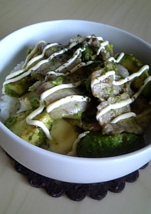 豚とアボカドでスパイシーまろやか丼♪-レシピのメイン写真