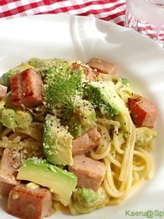 スパムとアボカドのカルボナーラ-レシピのメイン写真