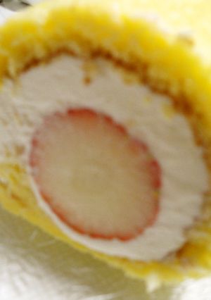 まるごといちごロールケーキ-レシピのメイン写真