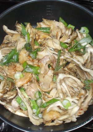 鶏肉舞茸豆板醤炒め♪簡単ピリ辛炒め-レシピのメイン写真